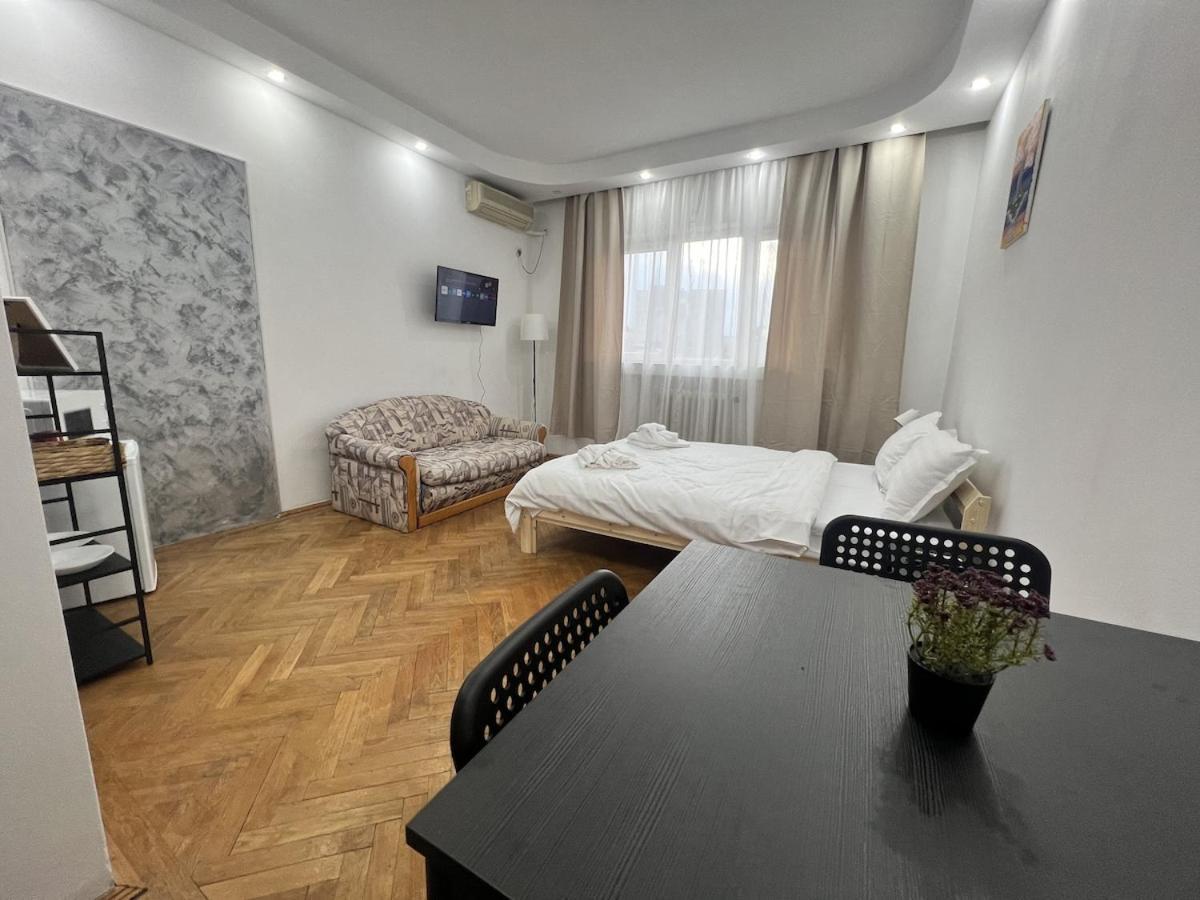 Heart Of ! Appartamento Bucarest